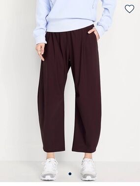 Old Navy High-Waisted Sleektech Barrel Ankle Pants size Small Petite Plum